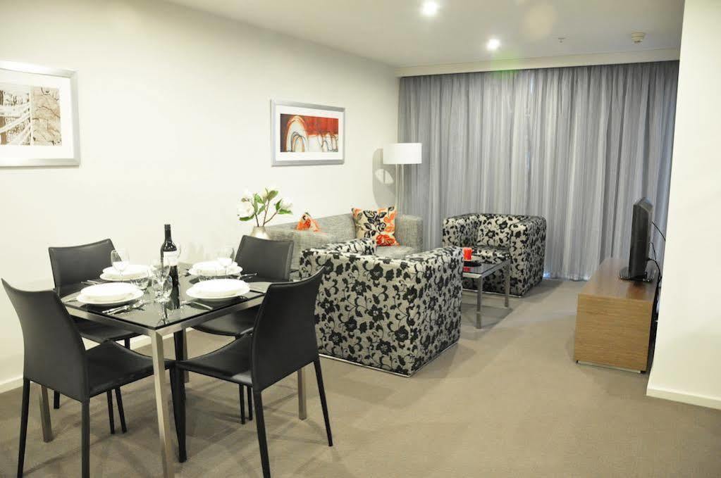 Adina Serviced Apartments Canberra Dickson Exterior photo